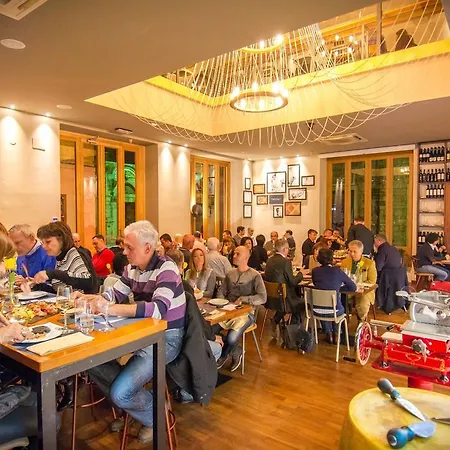 Abokamento Boutique 4* Split