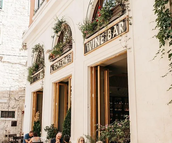 Abokamento Boutique Bed & Breakfast 4*